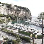 Quarto em Acomodações Particulares D Hôte Avec Clim Terrasse Et Petit Déjeuner Hauteurs De Nice