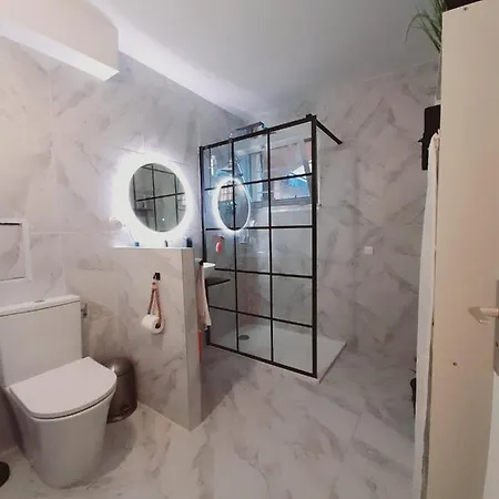 D Avec Clim Terrasse Et Petit Dejeuner Hauteurs De Quarto em Acomodações Particulares