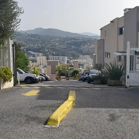 Privatunterkunft D Avec Clim Terrasse Et Petit Dejeuner Hauteurs De *